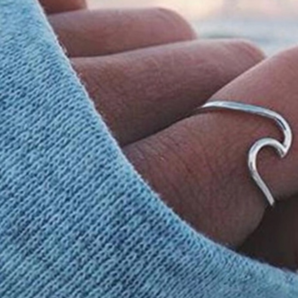 1 left! SZ 8-Silver Wave Ring-Simple and Unique. - Picture 2 of 2